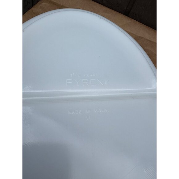 Pyrex Divided Town & Country Casserole Dish Lid Orange Yellow Starburst 1.5 QT - Picture 13 of 14